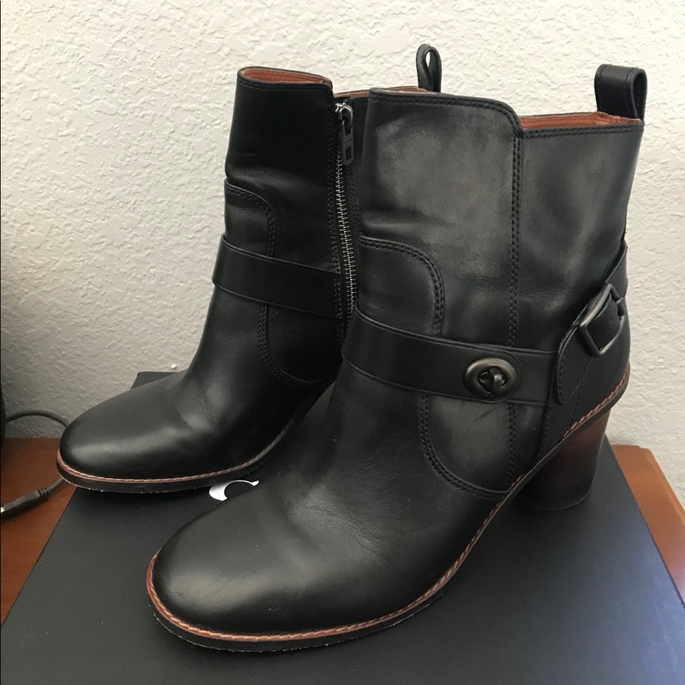 Coach Boots - Picture 4 of 8